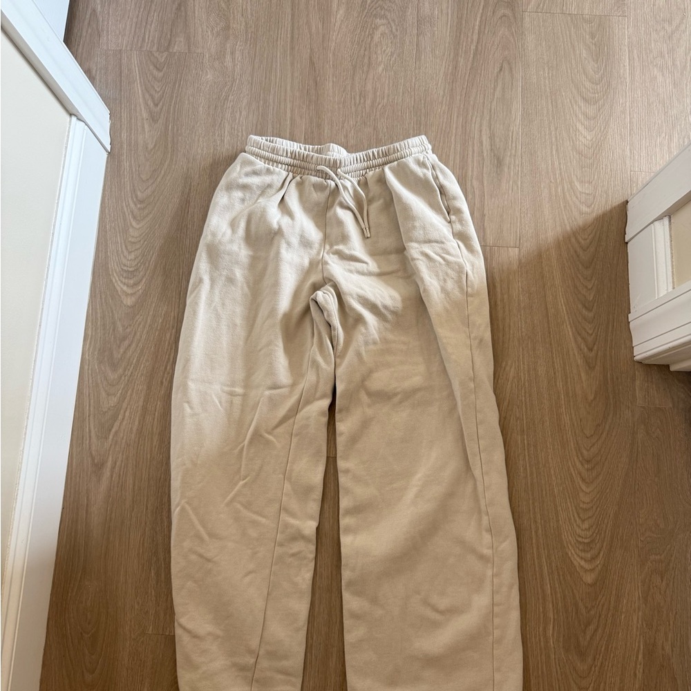 Old Navy Women’s Cream/Tan Sweatpants